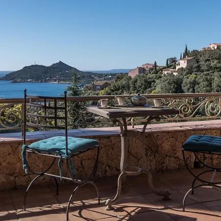 Aurelie, Vue Mer, Cote D'azure 别墅 Saint-Raphaël
